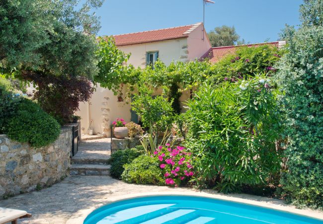 Villa in Stylos - Villa Vigla Villa in Stylos - Villa Vigla