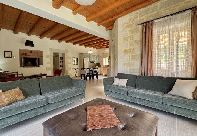 Villa in Vrises - Villa Olivia Villa in Vrises - Villa Olivia