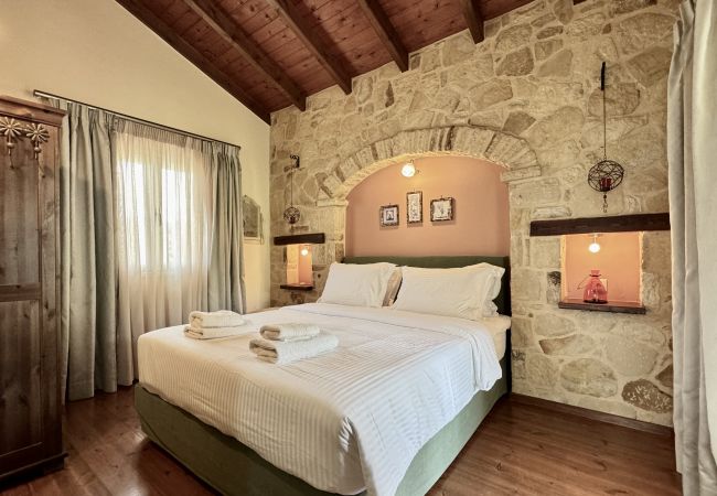 Villa in Vrises - Villa Avra Villa in Vrises - Villa Avra