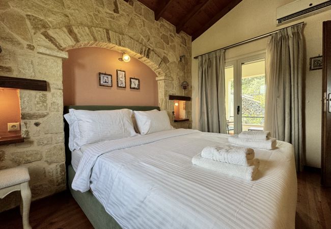 Villa in Vrises - Villa Avra Villa in Vrises - Villa Avra