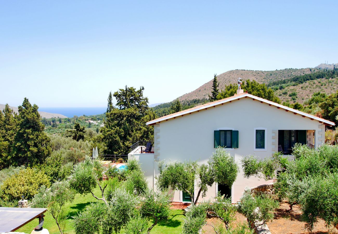 Villa in Vrises - Villa Artemis