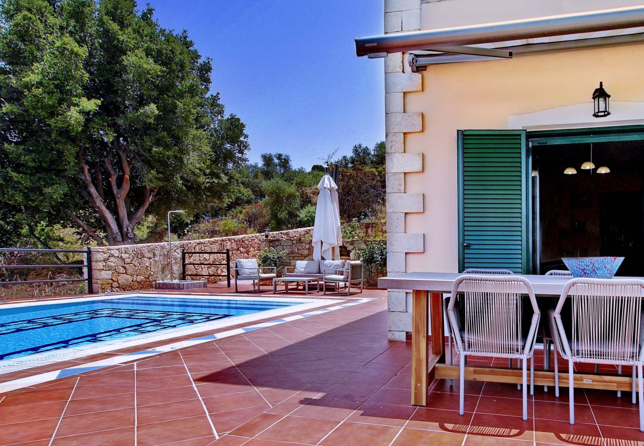 Villa in Vrises - Villa Artemis