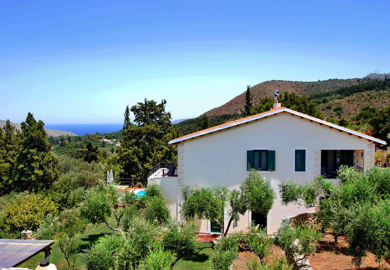 Villa in Vrises - Villa Artemis