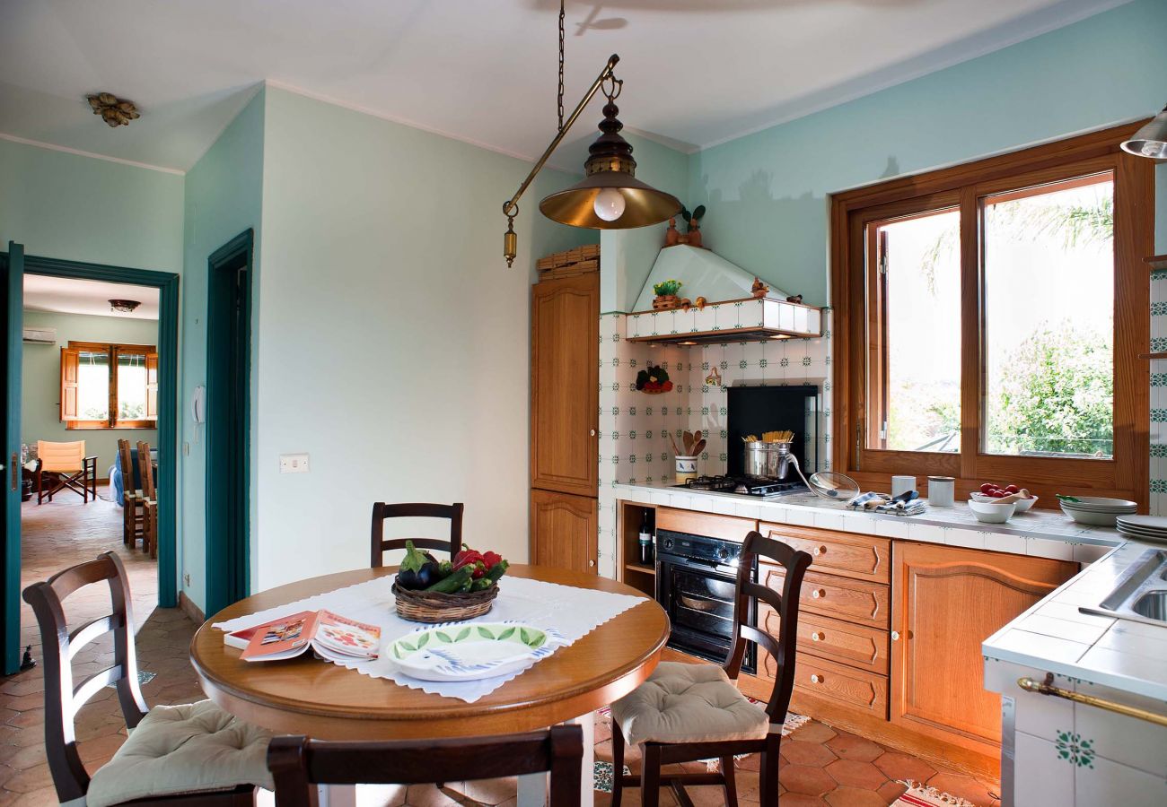 Apartment Torre Archirafi, kitchen