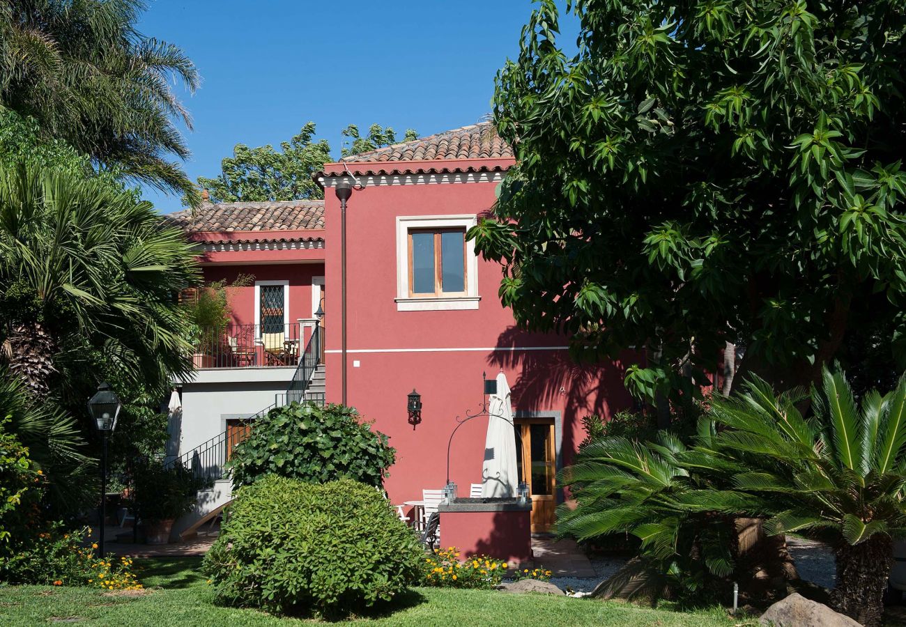 Apartment Torre Archirafi, garden, front view