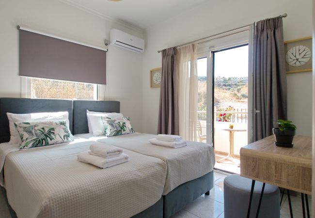 Villa in Megala Chorafia - Villa Nikos Villa in Megala Chorafia - Villa Nikos