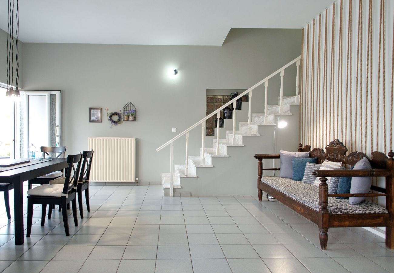 Apostolis Beach House, dining room