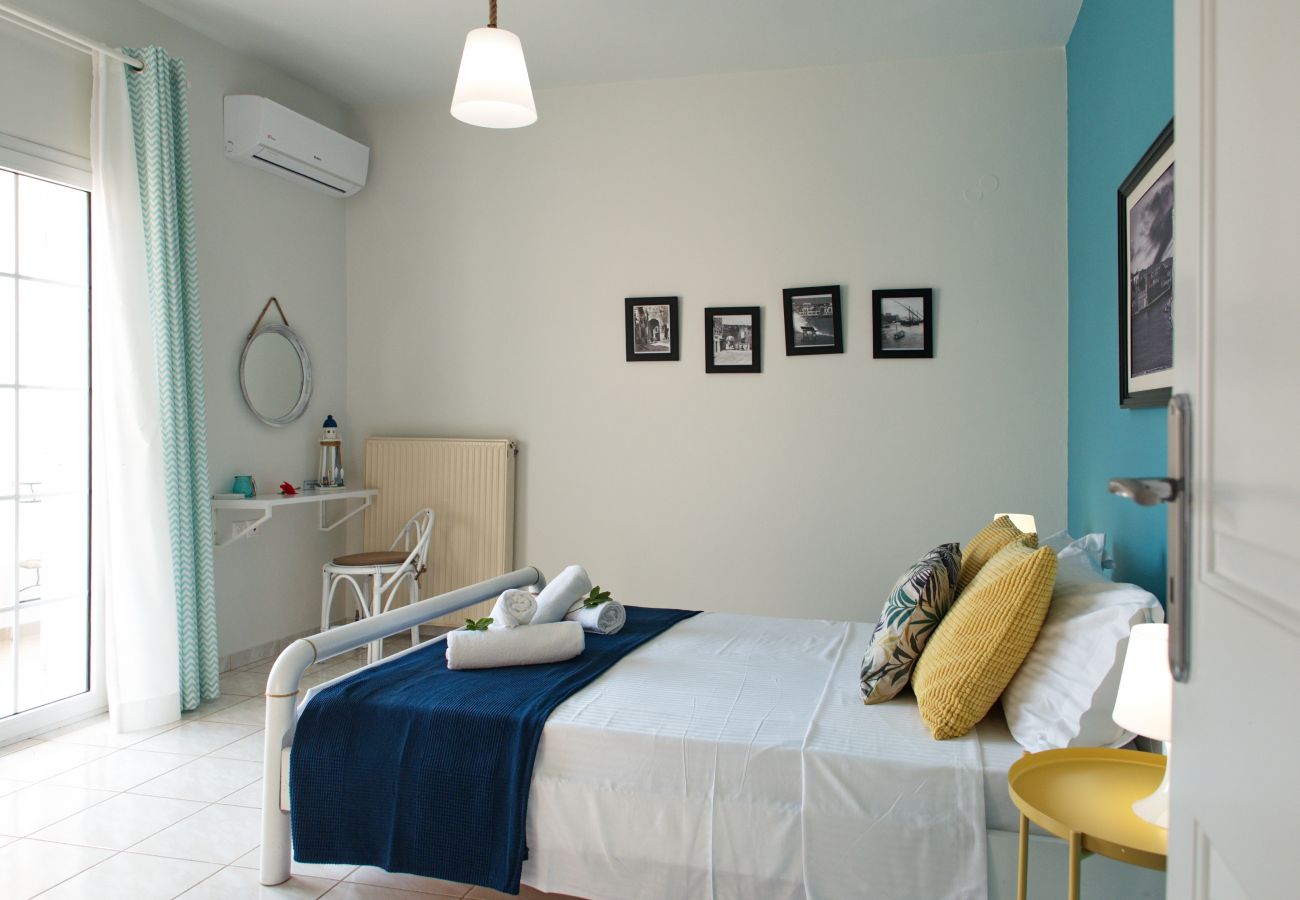 Apostolis Beach House, bedroom