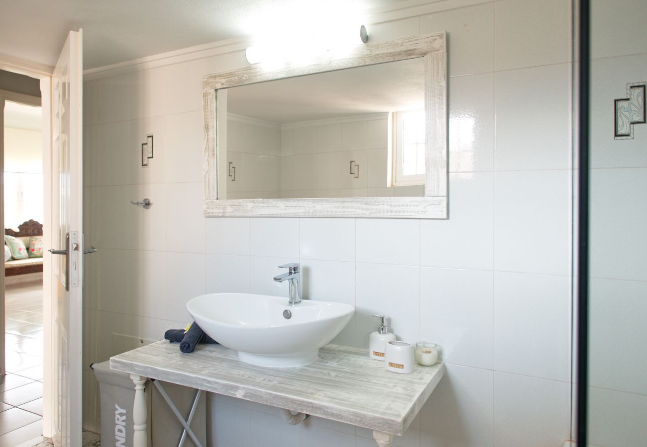 Apostolis Beach House, bathroom