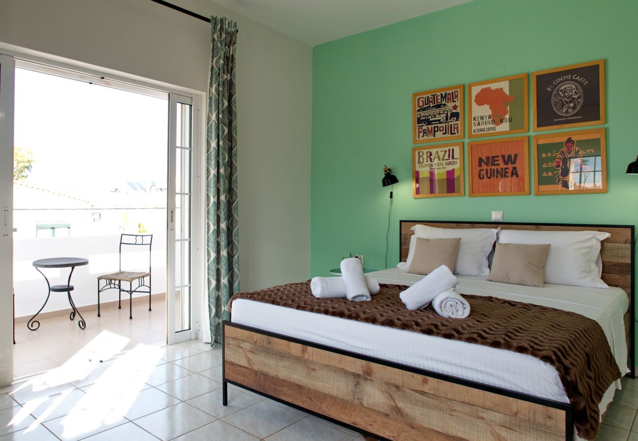 Apostolis Beach House, bedroom, balcony