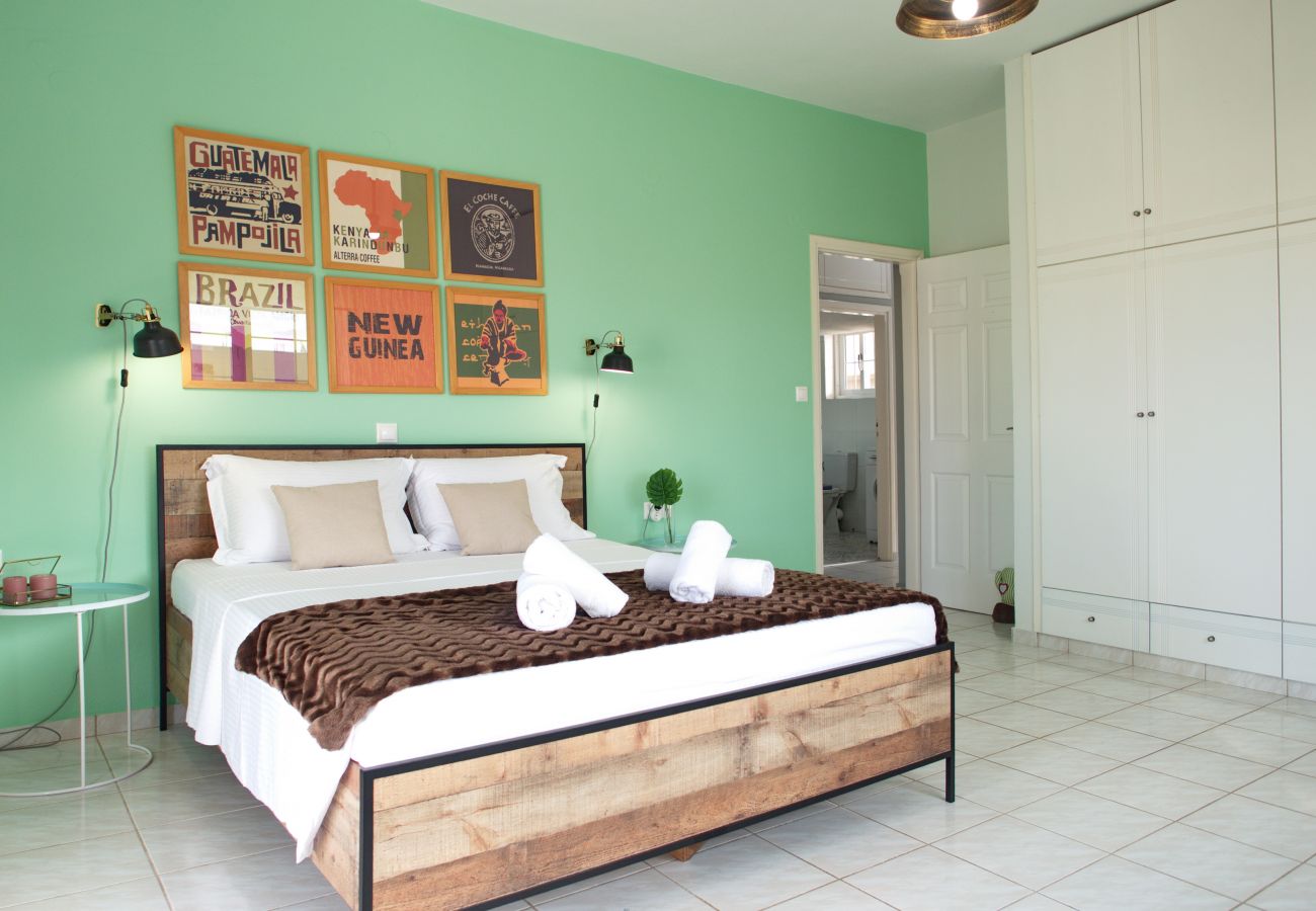 Apostolis Beach House, bedroom