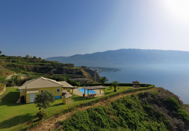 Villa in Spartia - Villa Hephaestus Villa in Spartia - Villa Hephaestus