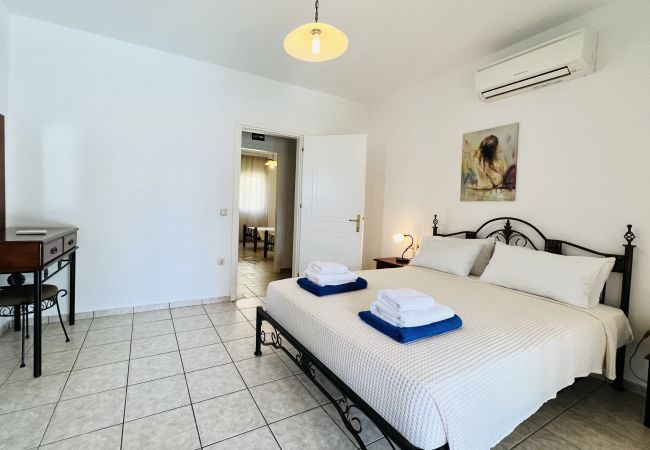 Villa in Spartia - Villa Hephaestus Villa in Spartia - Villa Hephaestus