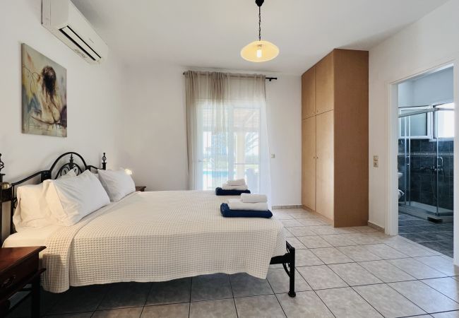 Villa in Spartia - Villa Hephaestus Villa in Spartia - Villa Hephaestus