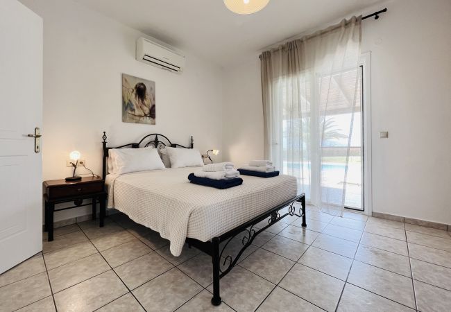 Villa in Spartia - Villa Hephaestus Villa in Spartia - Villa Hephaestus