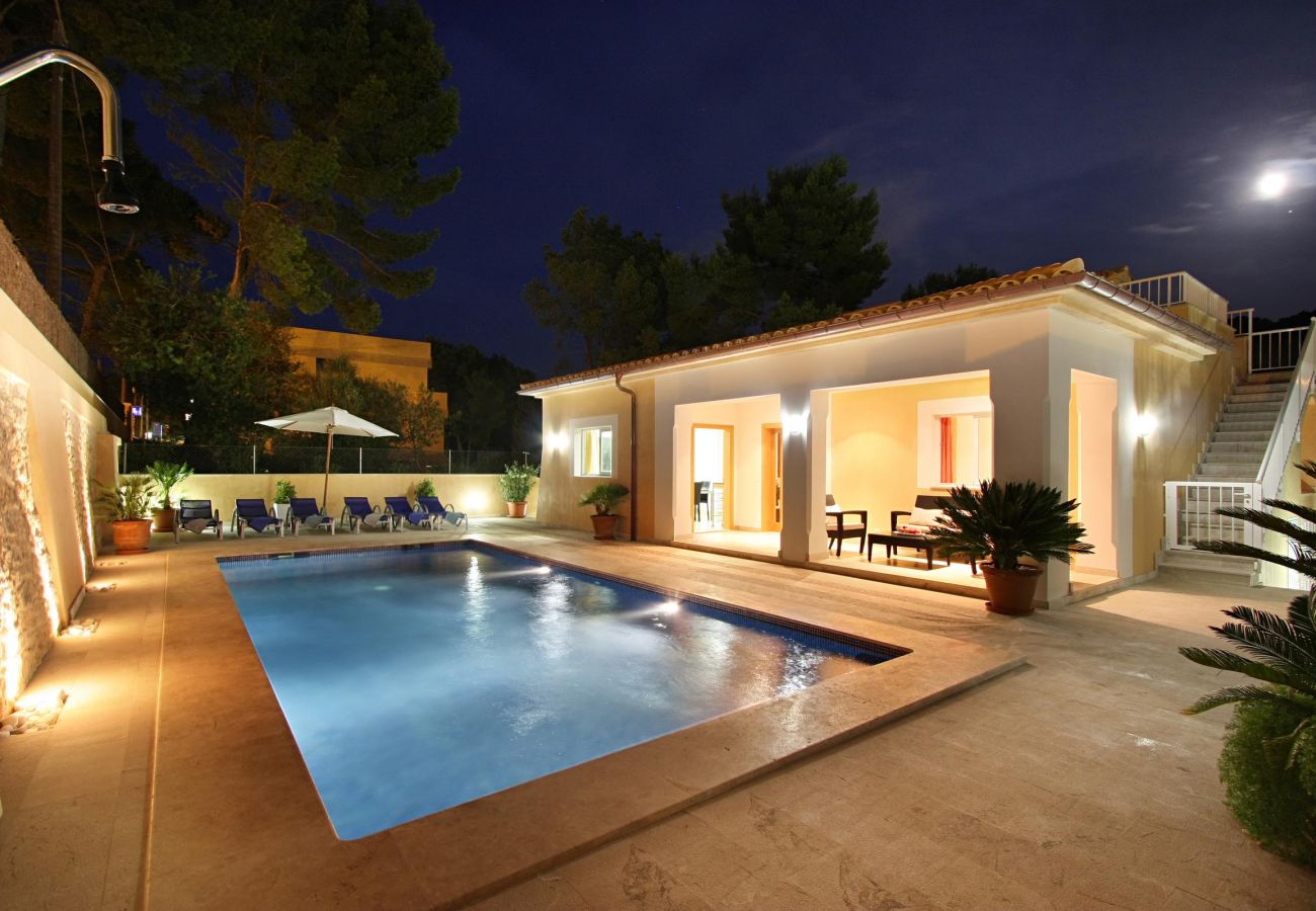 Villa Medina, swimming pool, at night