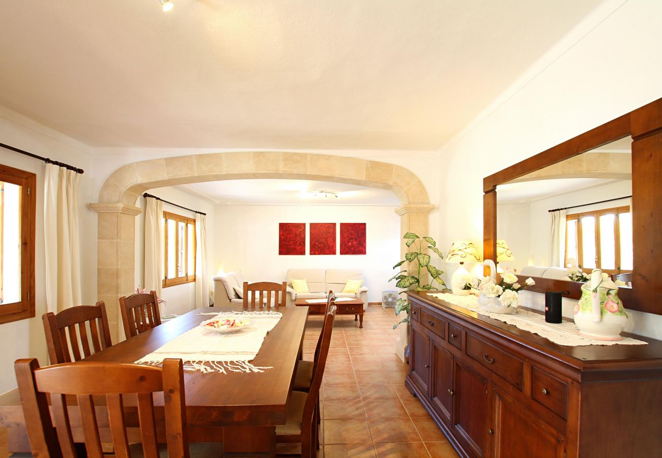 Villa Rei, dining room