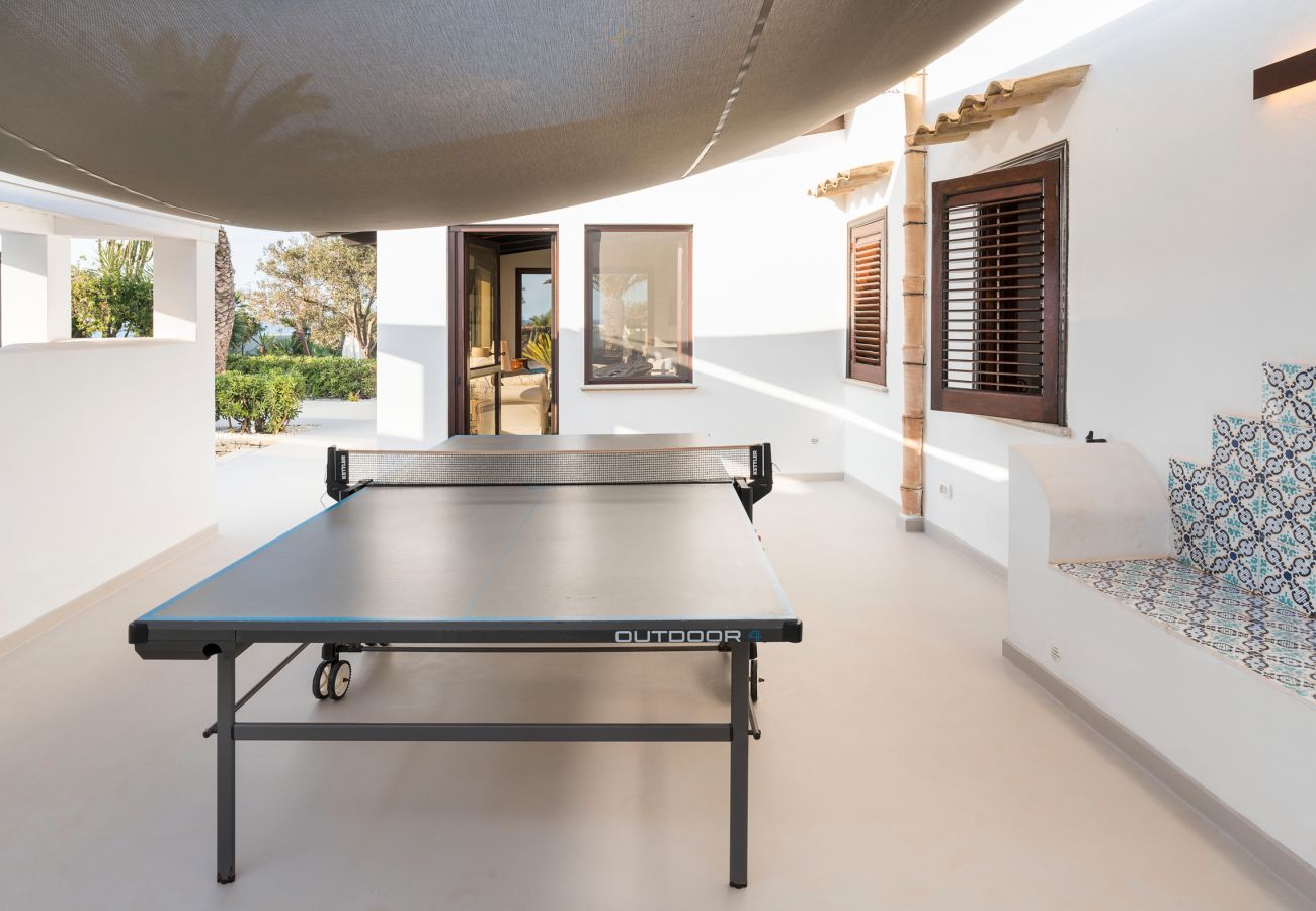 Cala Machina, ping pong table, covered terrace