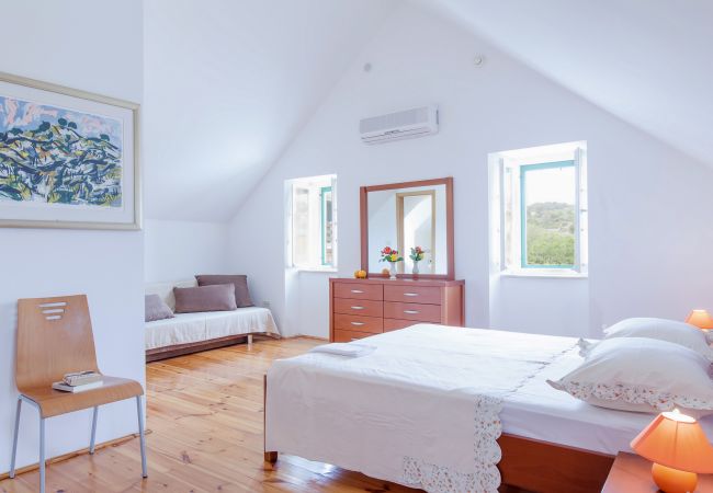 Villa in Sumartin - Villa Bonaca Villa in Sumartin - Villa Bonaca