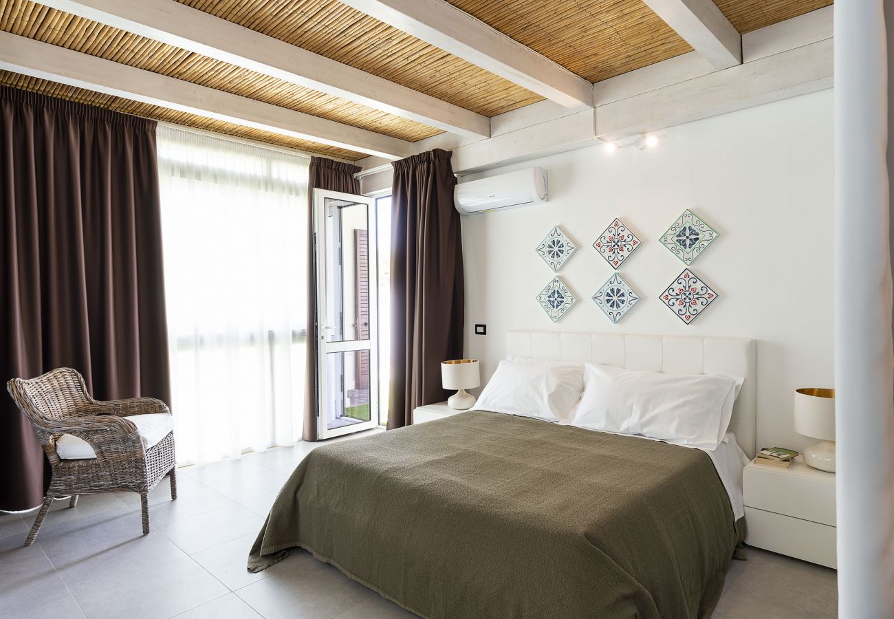 Villa Stella Maris, Noto, Sicily, double bedroom