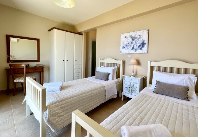 Villa in Lourdas - Villa Marianna Villa in Lourdas - Villa Marianna