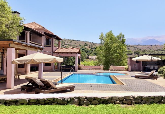 Villa/Dettached house in Armeni - Villa Galania