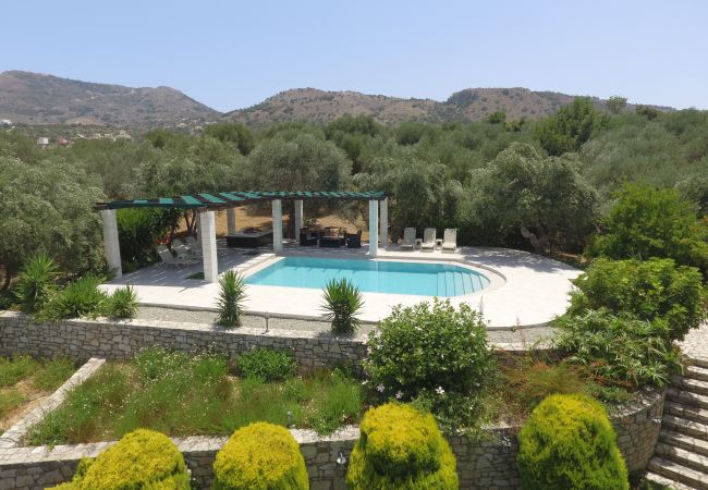 Villa in Almyrida - Villa Nynemia Villa in Almyrida - Villa Nynemia
