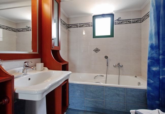 Villa in Vrises - Villa Artemis Villa in Vrises - Villa Artemis