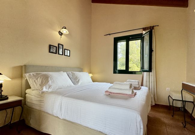 Villa in Vrises - Villa Artemis Villa in Vrises - Villa Artemis