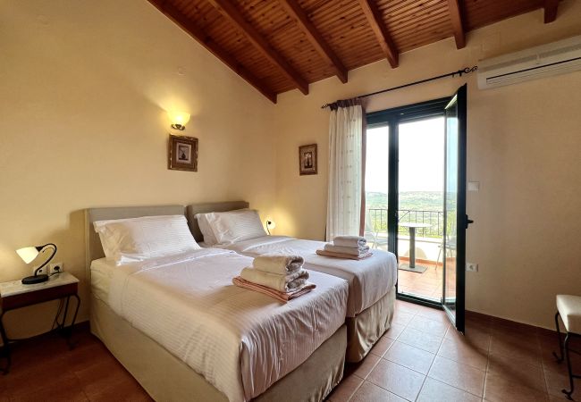 Villa in Vrises - Villa Artemis Villa in Vrises - Villa Artemis
