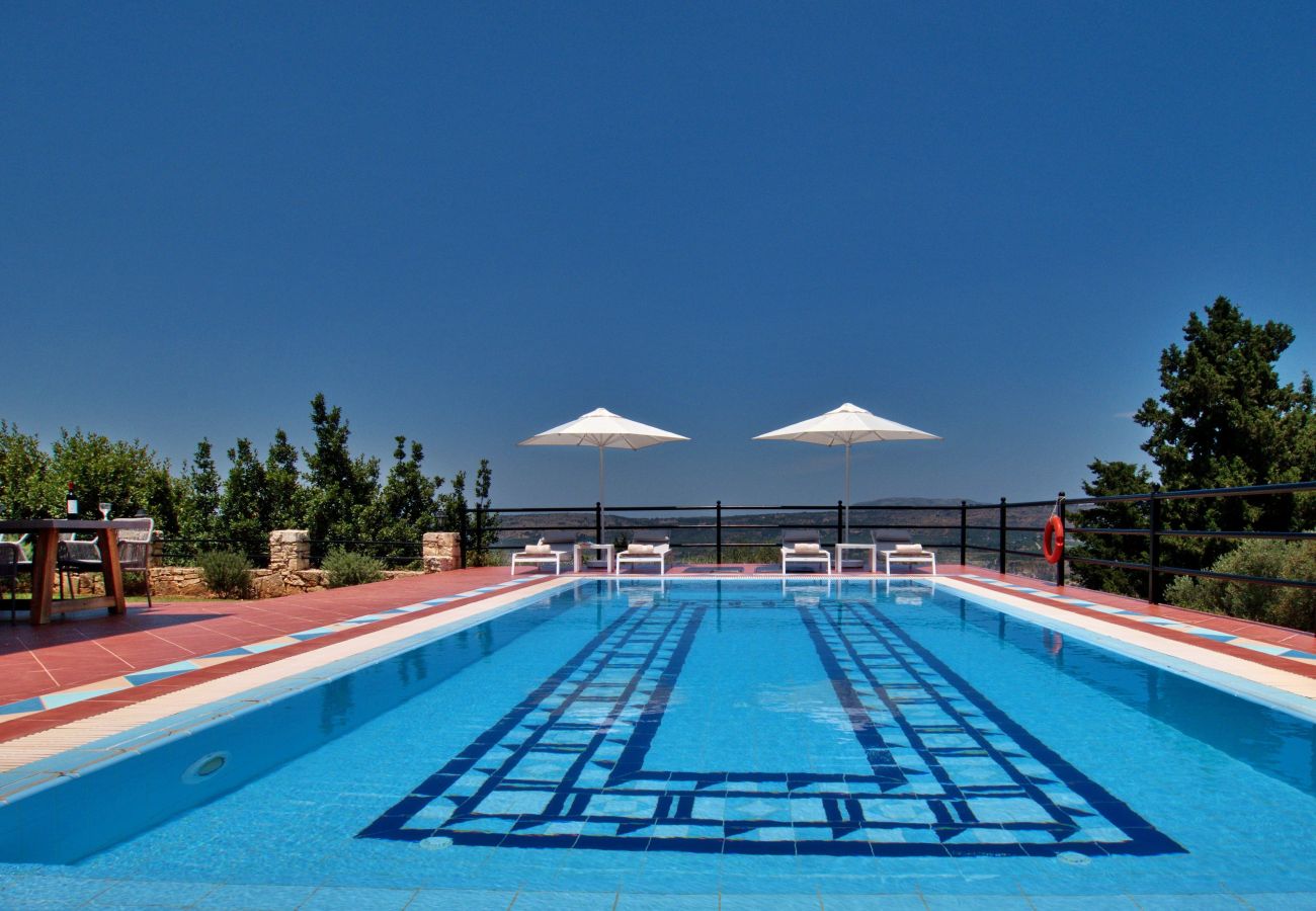 Villa in Vrises - Villa Artemis