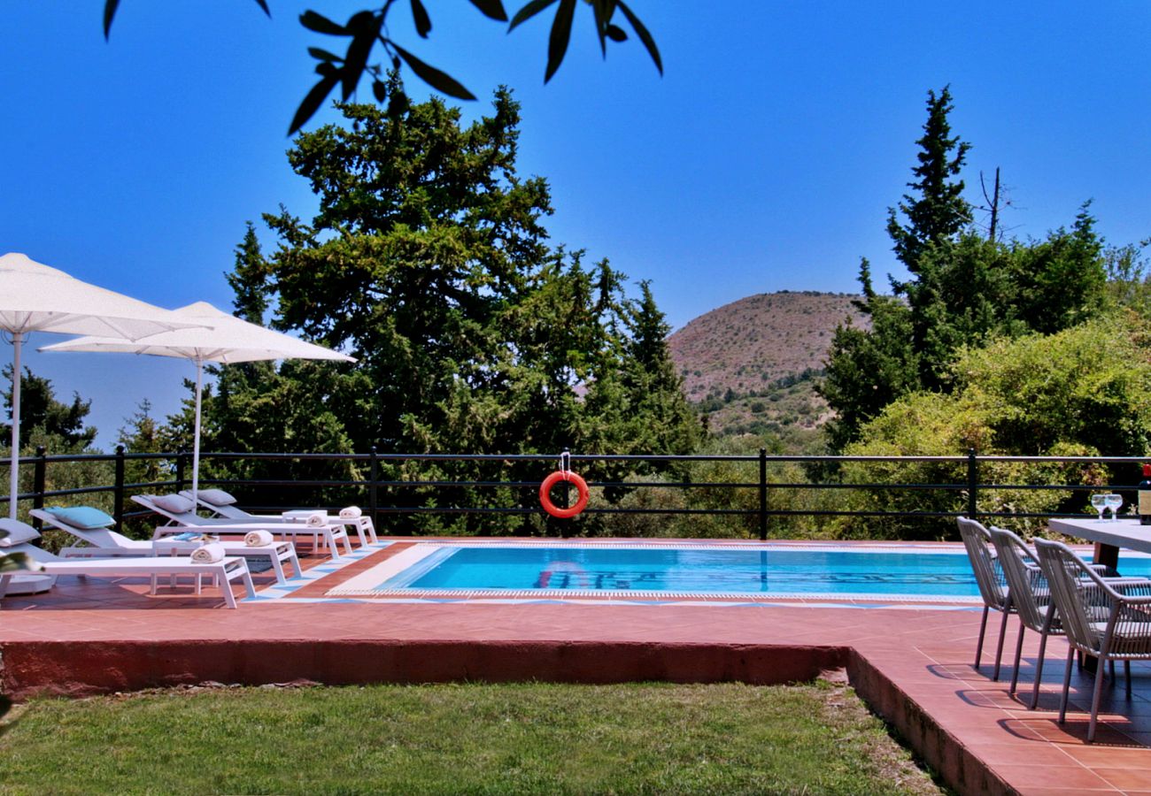 Villa in Vrises - Villa Artemis