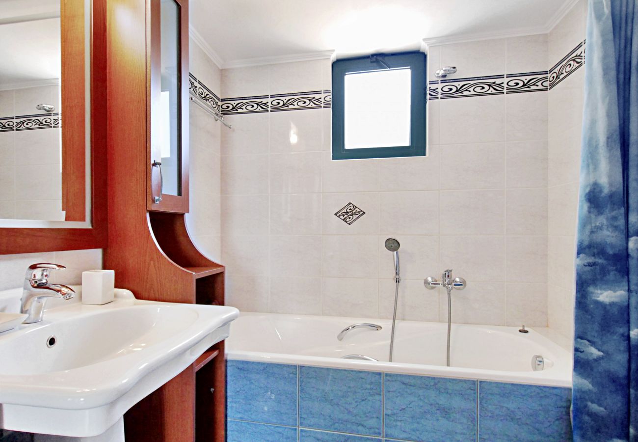 Villa in Vrises - Villa Artemis