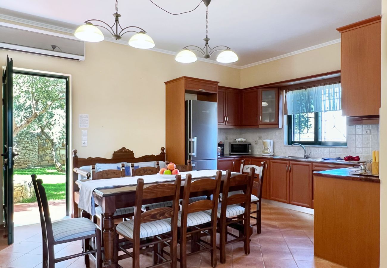 Villa in Vrises - Villa Artemis