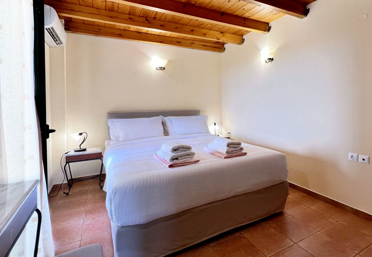 Villa in Vrises - Villa Artemis