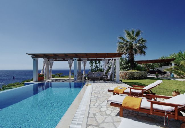 Villa in Spartia - Villa Odysseus Villa in Spartia - Villa Odysseus