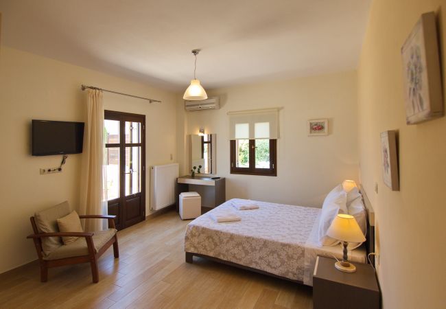 Villa in Plaka - Villa Argiro Villa in Plaka - Villa Argiro
