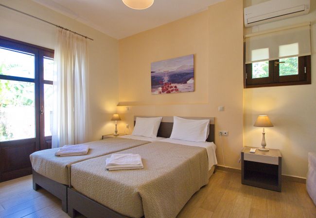 Villa in Plaka - Villa Argiro Villa in Plaka - Villa Argiro