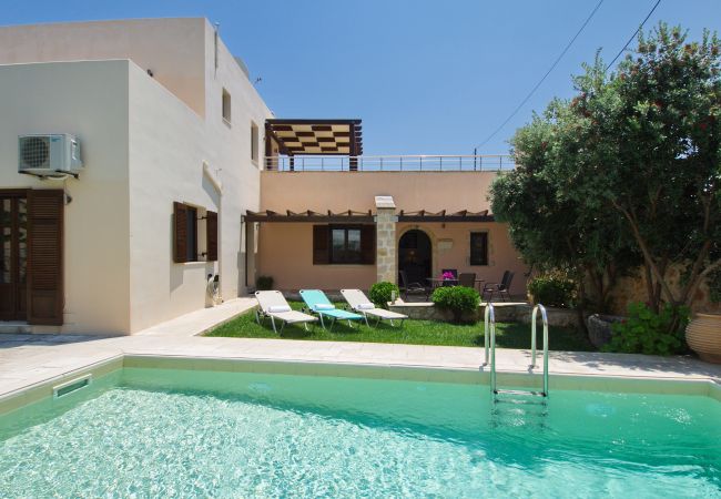 Villa in Plaka - Villa Argiro Villa in Plaka - Villa Argiro