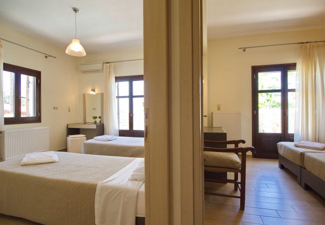 Villa in Plaka - Villa Argiro Villa in Plaka - Villa Argiro