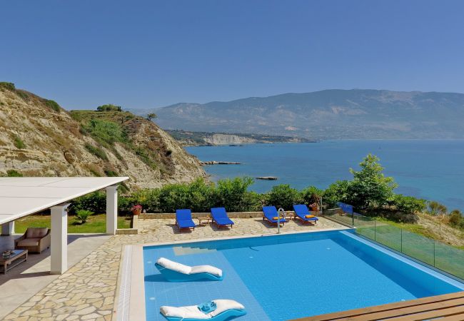 Villa in Spartia - Villa Roberta Villa in Spartia - Villa Roberta