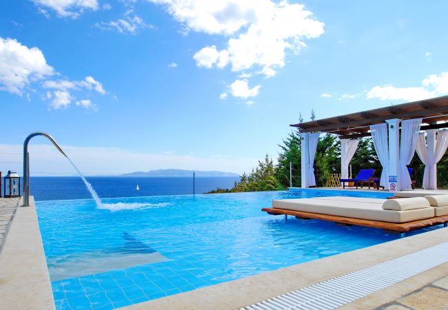 Villa in Spartia - Villa Kalypso Villa in Spartia - Villa Kalypso