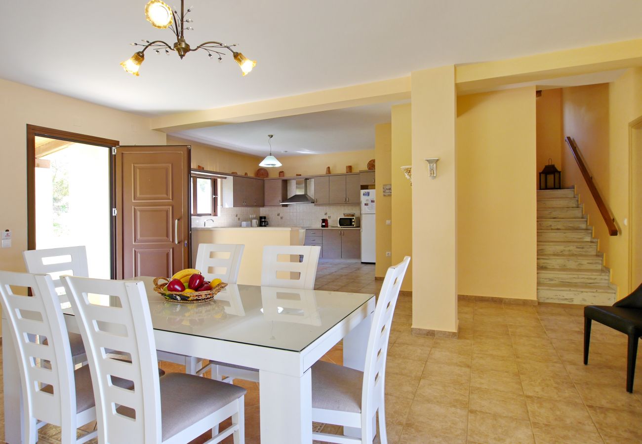 Dining area and kitchen of Villa Alexandros, Spartia, Kefalonia