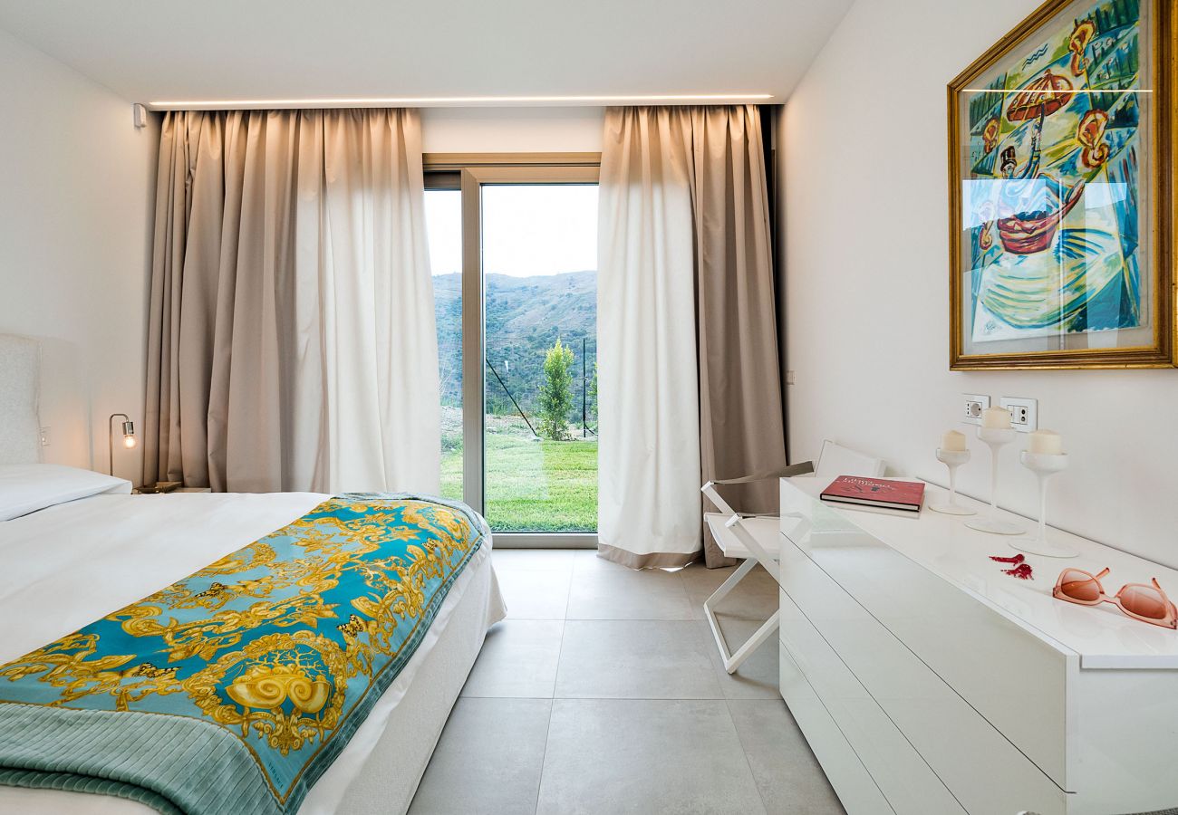 Villa Taormina Alexandra, bedroom