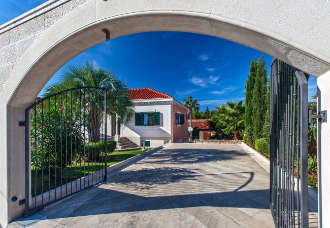 Villa in Sumartin - Villa Rasotica Villa in Sumartin - Villa Rasotica