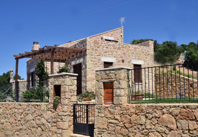 House in Agia Paraskevi - Roussas House House in Agia Paraskevi - Roussas House