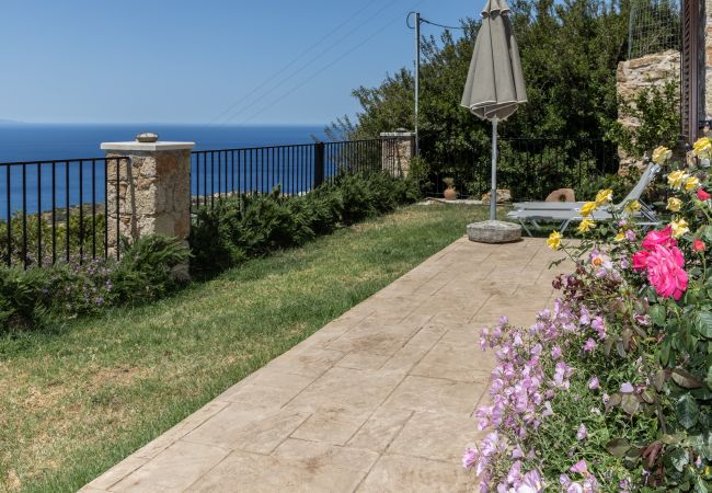 House in Agia Paraskevi - Roussas House House in Agia Paraskevi - Roussas House