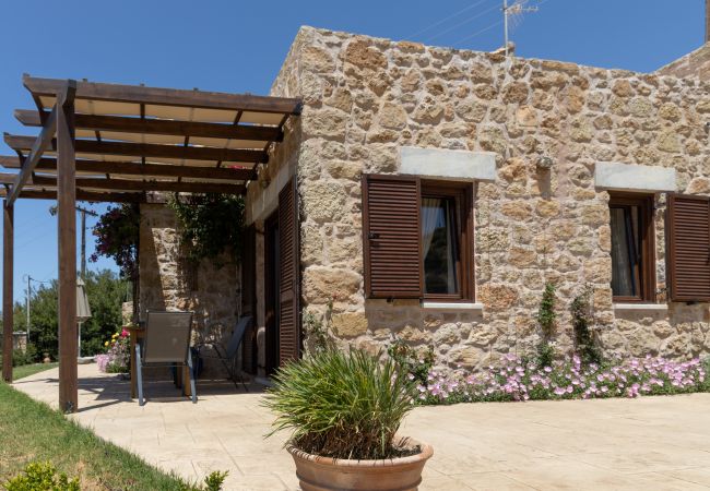 House in Agia Paraskevi - Roussas House House in Agia Paraskevi - Roussas House