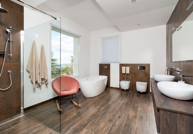 Villa in Syracuse - Villa Artemare Villa in Syracuse - Villa Artemare