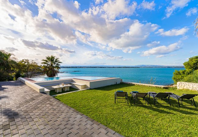 Villa in Syracuse - Villa Artemare Villa in Syracuse - Villa Artemare